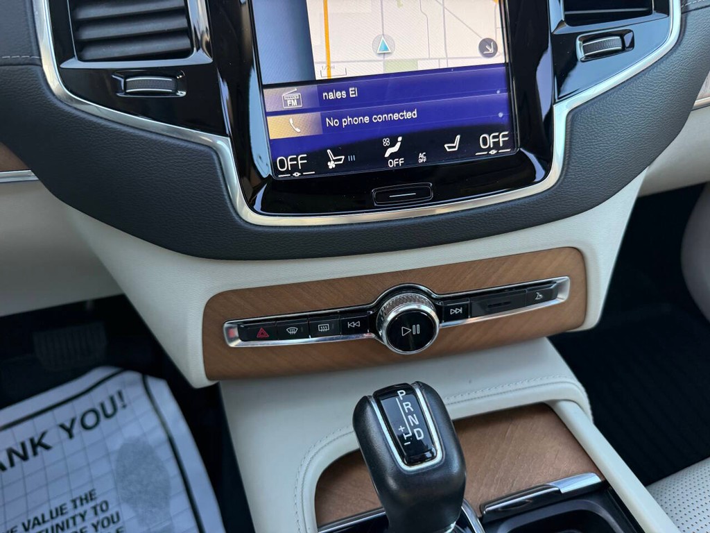 Volvo XC90 Vehicle Full-screen Gallery Image 29