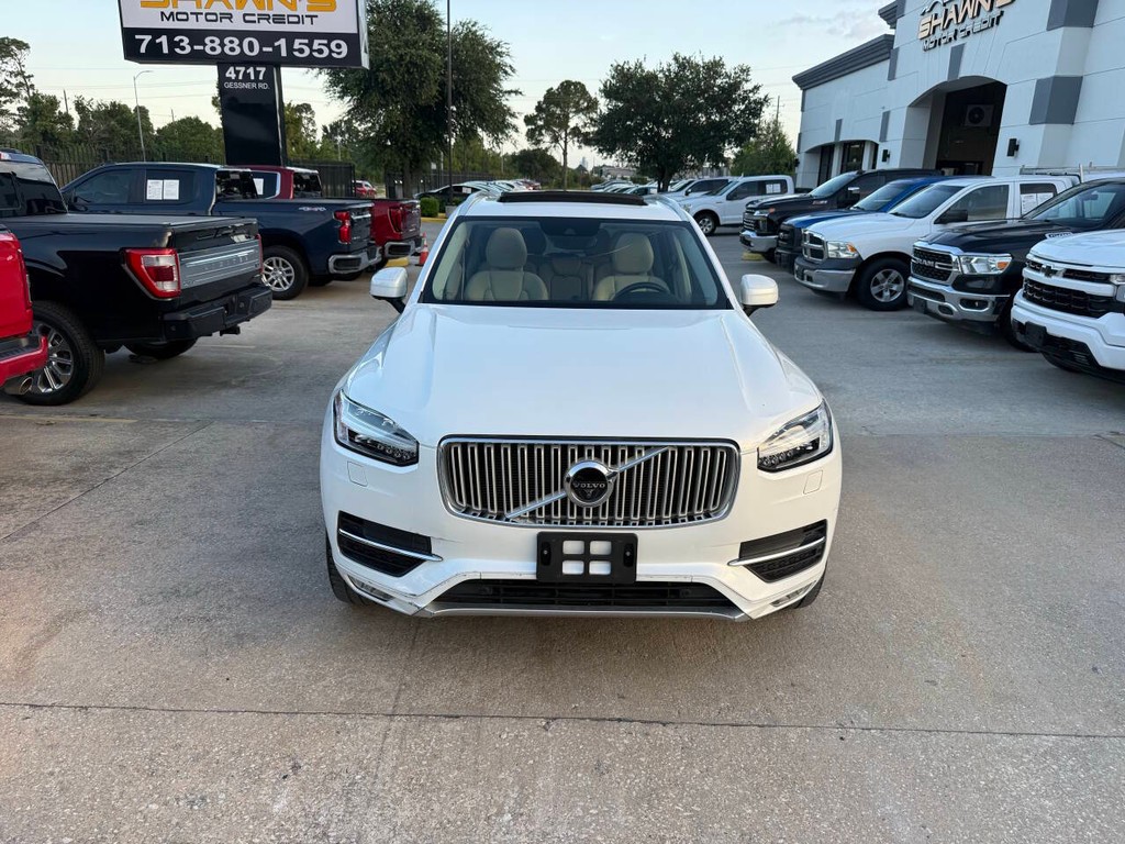 Volvo XC90 Vehicle Full-screen Gallery Image 42