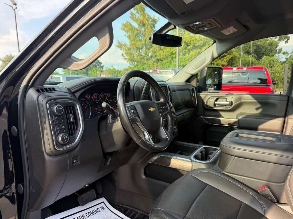Chevrolet Silverado 2500HD Vehicle Full-screen Gallery Image 06