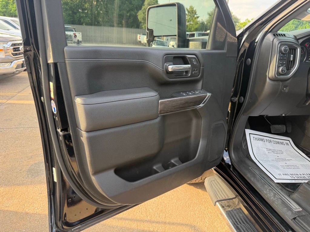 Chevrolet Silverado 2500HD Vehicle Full-screen Gallery Image 08