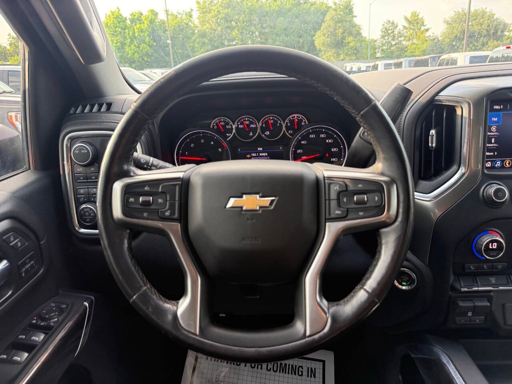Chevrolet Silverado 2500HD Vehicle Full-screen Gallery Image 22