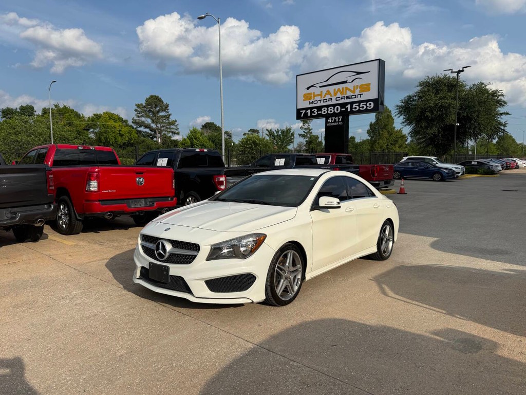 Mercedes-Benz CLA-Class Vehicle Full-screen Gallery Image 03