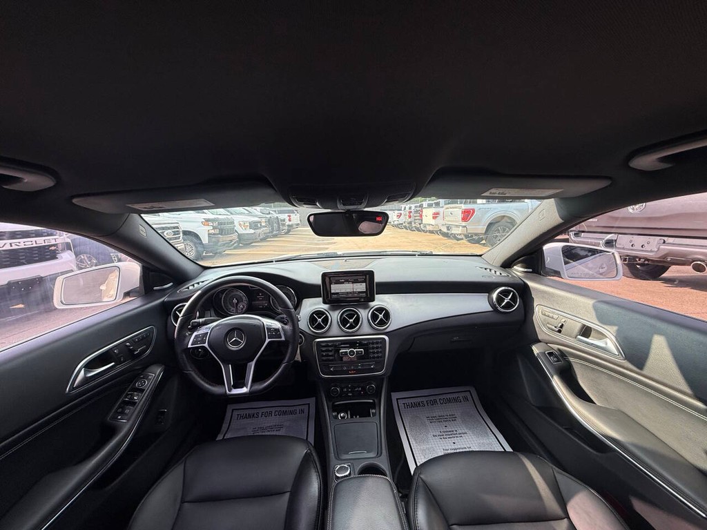 Mercedes-Benz CLA-Class Vehicle Full-screen Gallery Image 18