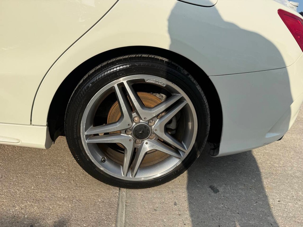 Mercedes-Benz CLA-Class Vehicle Full-screen Gallery Image 34