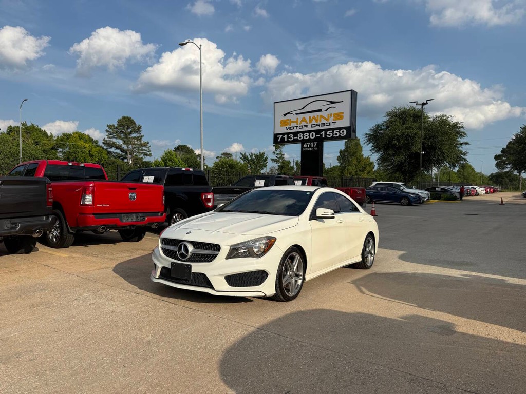 Mercedes-Benz CLA-Class Vehicle Full-screen Gallery Image 40