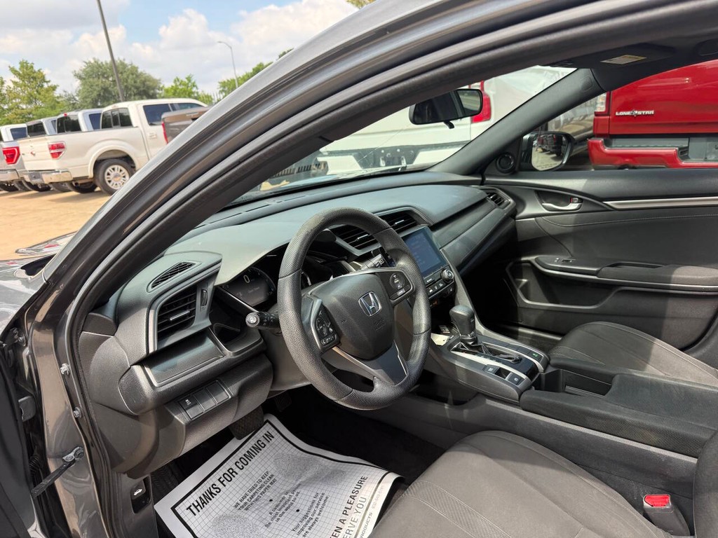 Honda Civic Hatchback Vehicle Full-screen Gallery Image 06