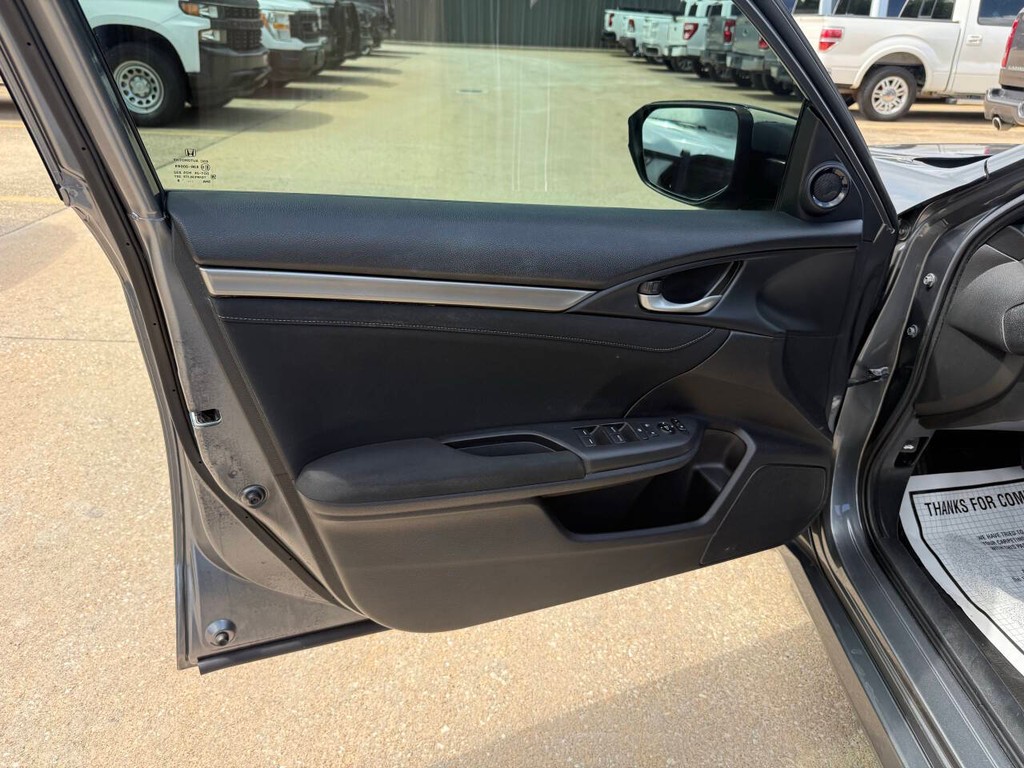 Honda Civic Hatchback Vehicle Full-screen Gallery Image 08