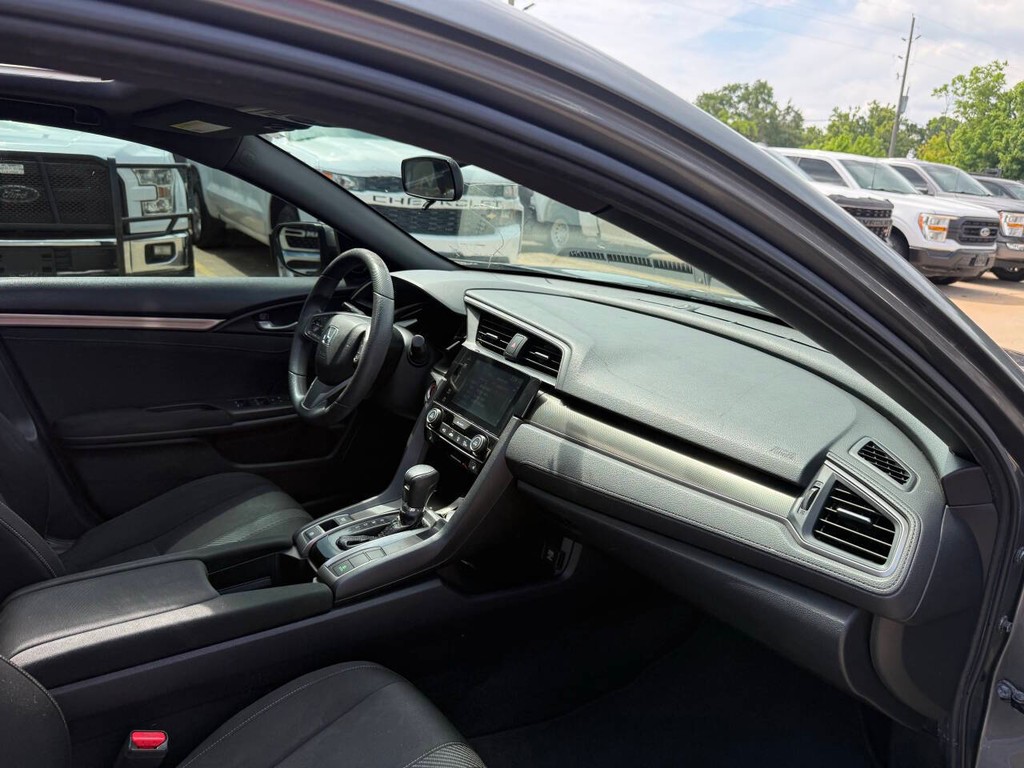 Honda Civic Hatchback Vehicle Full-screen Gallery Image 09