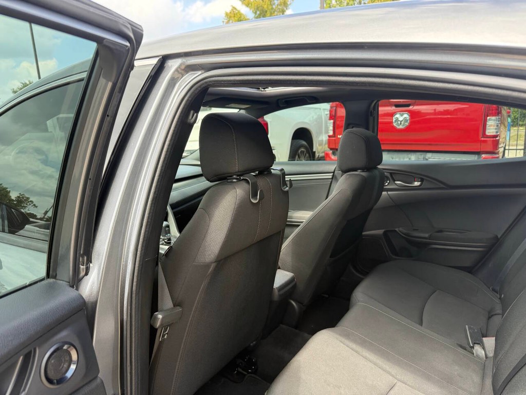 Honda Civic Hatchback Vehicle Full-screen Gallery Image 12