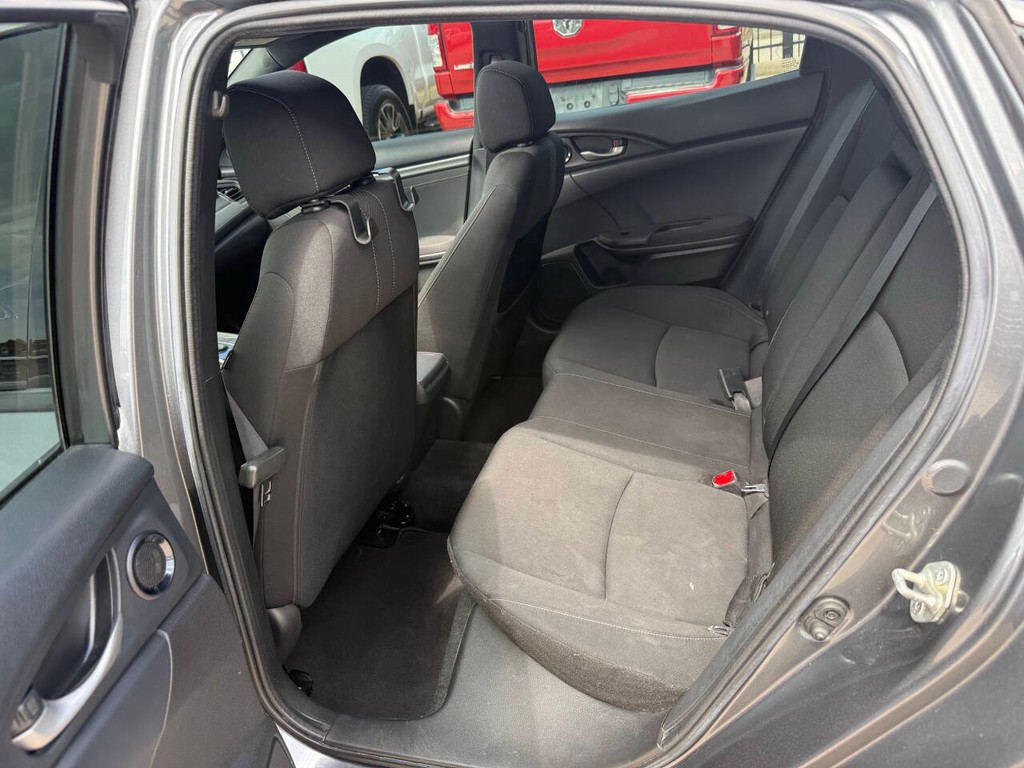 Honda Civic Hatchback Vehicle Full-screen Gallery Image 13