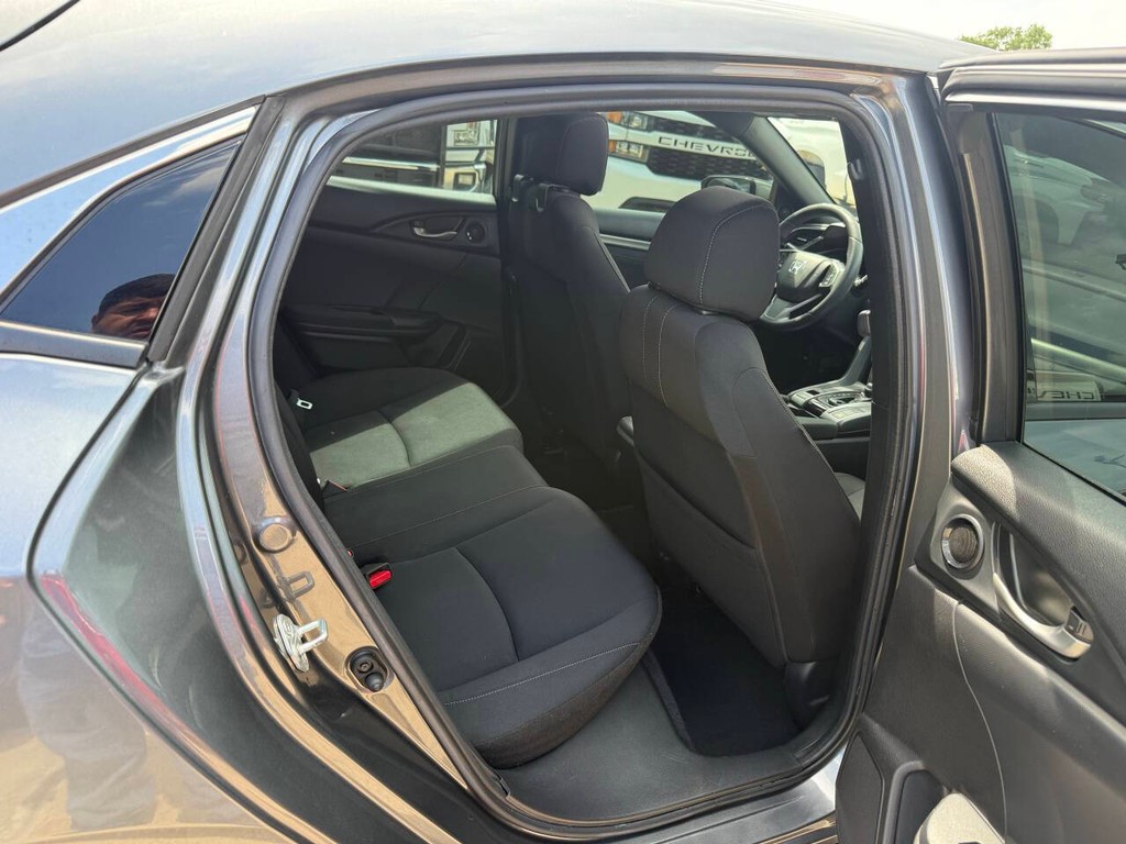 Honda Civic Hatchback Vehicle Full-screen Gallery Image 15