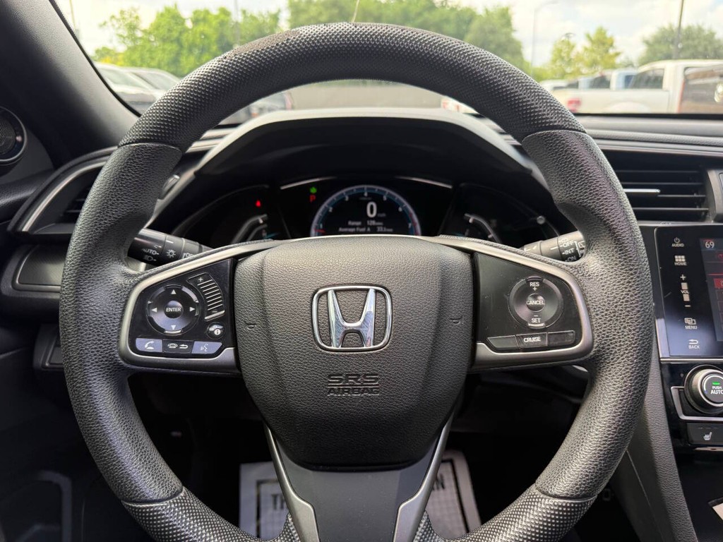 Honda Civic Hatchback Vehicle Full-screen Gallery Image 24