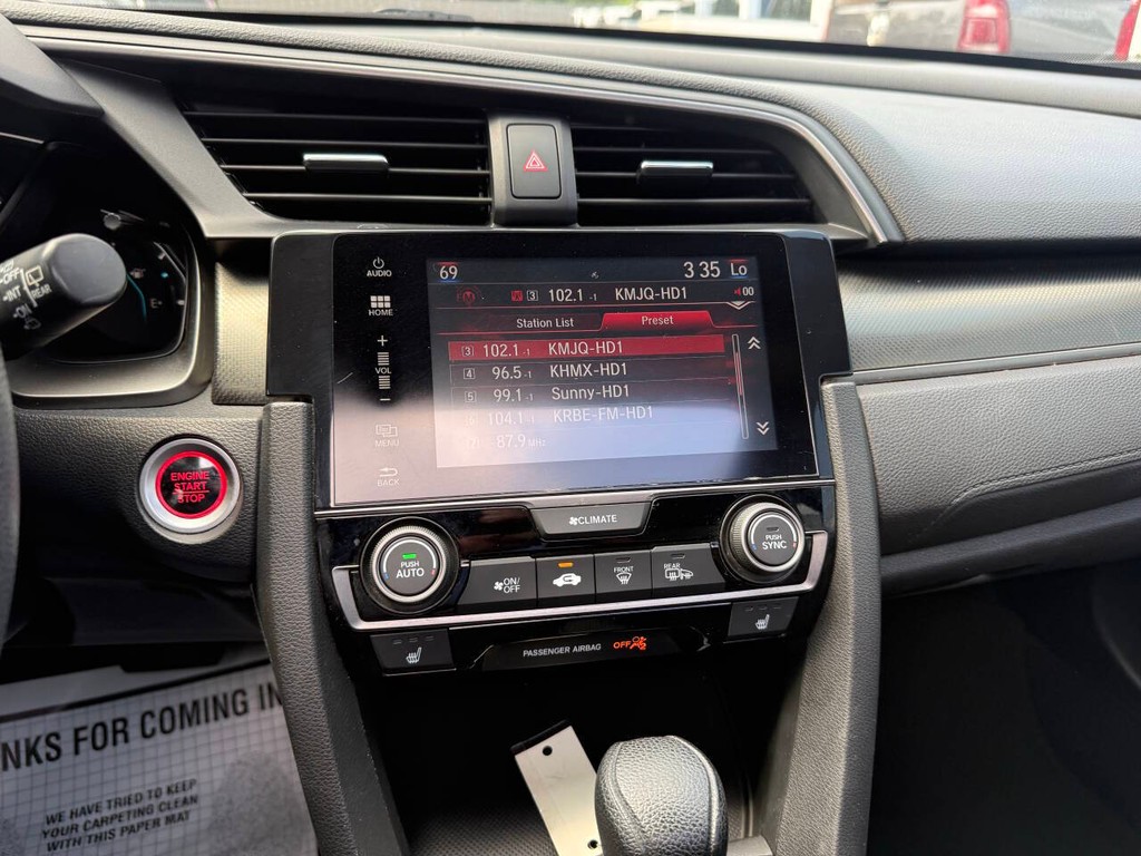 Honda Civic Hatchback Vehicle Full-screen Gallery Image 25