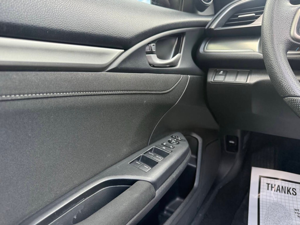 Honda Civic Hatchback Vehicle Full-screen Gallery Image 30