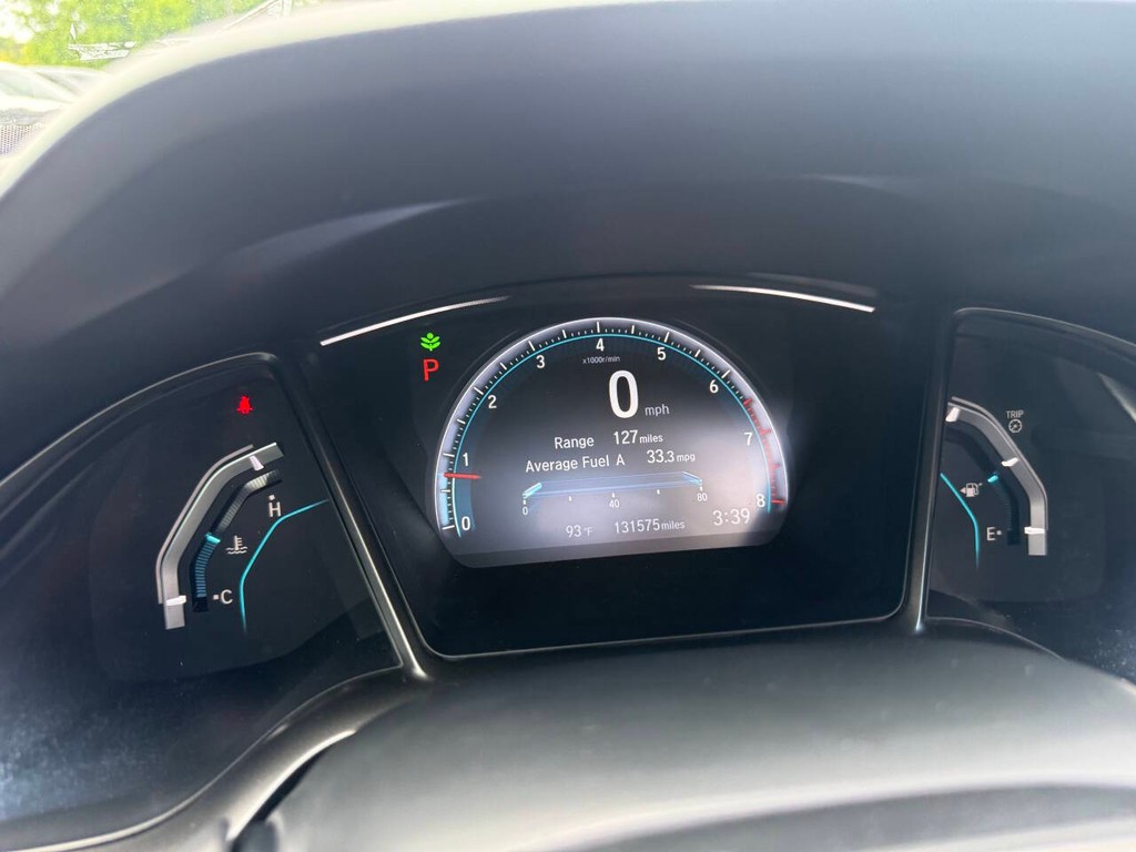 Honda Civic Hatchback Vehicle Full-screen Gallery Image 32