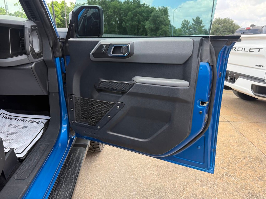 Ford Bronco Vehicle Full-screen Gallery Image 11