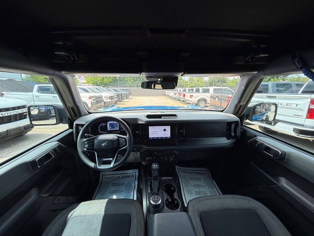 Ford Bronco Vehicle Full-screen Gallery Image 18