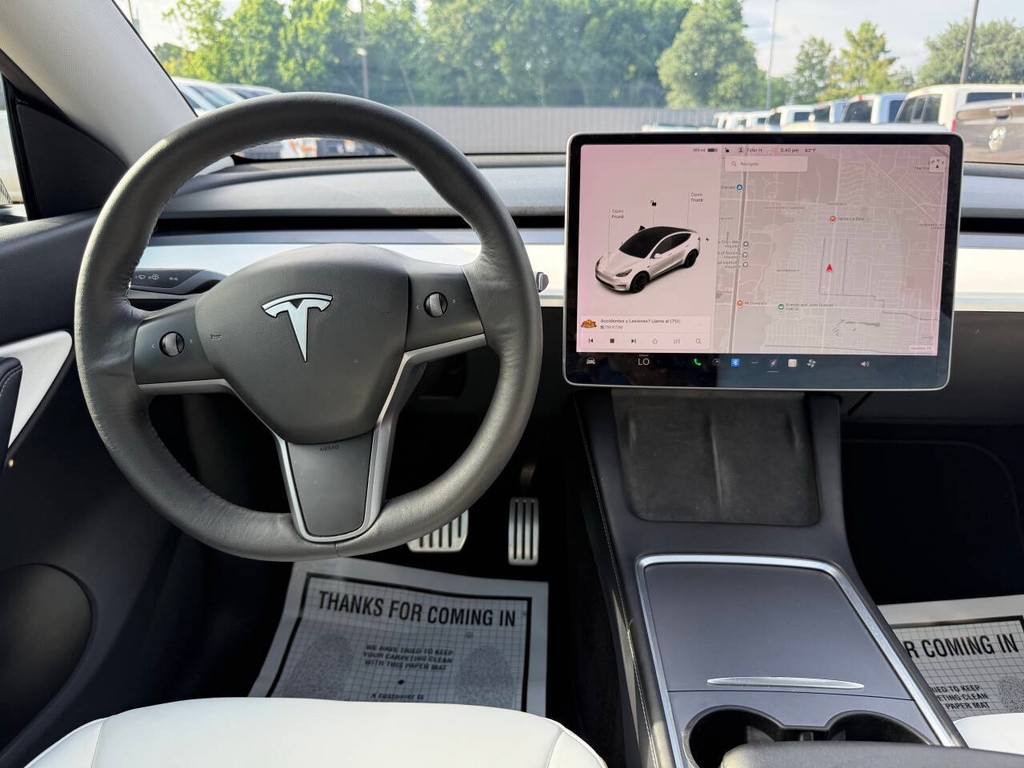 Tesla Model Y Vehicle Full-screen Gallery Image 21