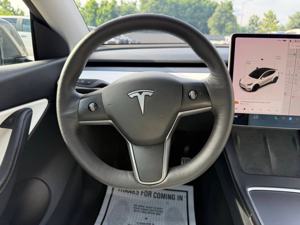 Tesla Model Y Vehicle Full-screen Gallery Image 22