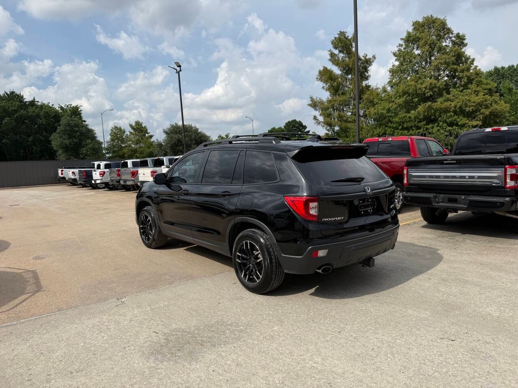 Honda Passport Vehicle Full-screen Gallery Image 04
