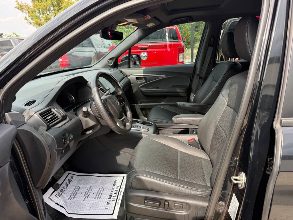 Honda Passport Vehicle Full-screen Gallery Image 07