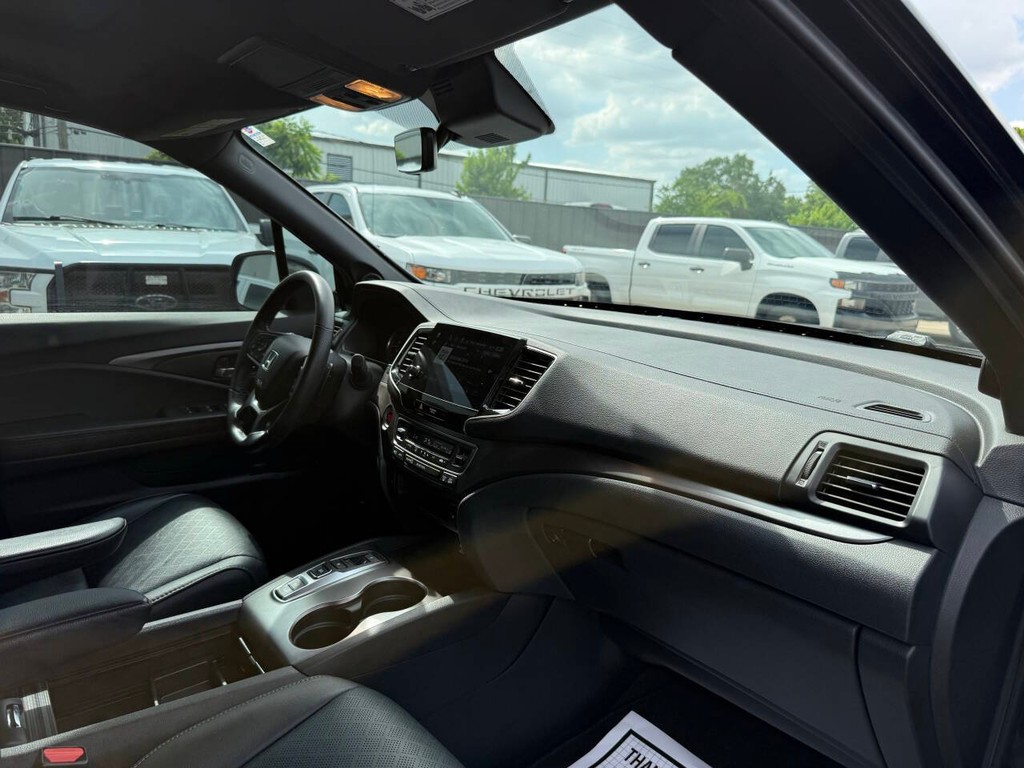Honda Passport Vehicle Full-screen Gallery Image 09