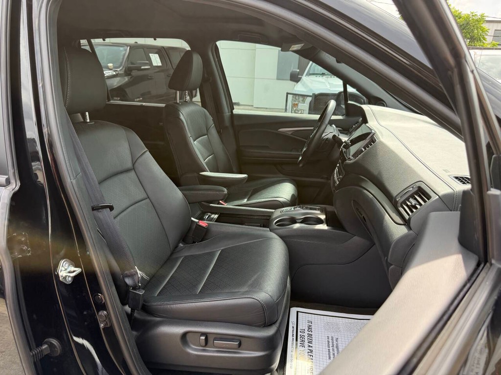 Honda Passport Vehicle Full-screen Gallery Image 10