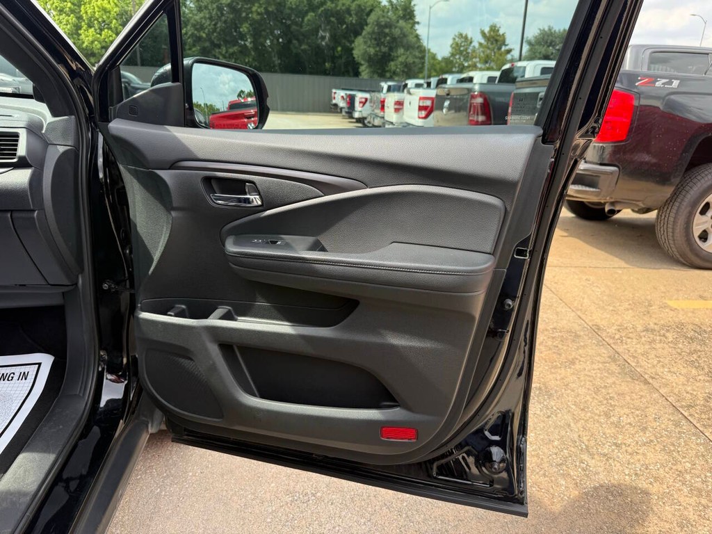 Honda Passport Vehicle Full-screen Gallery Image 11