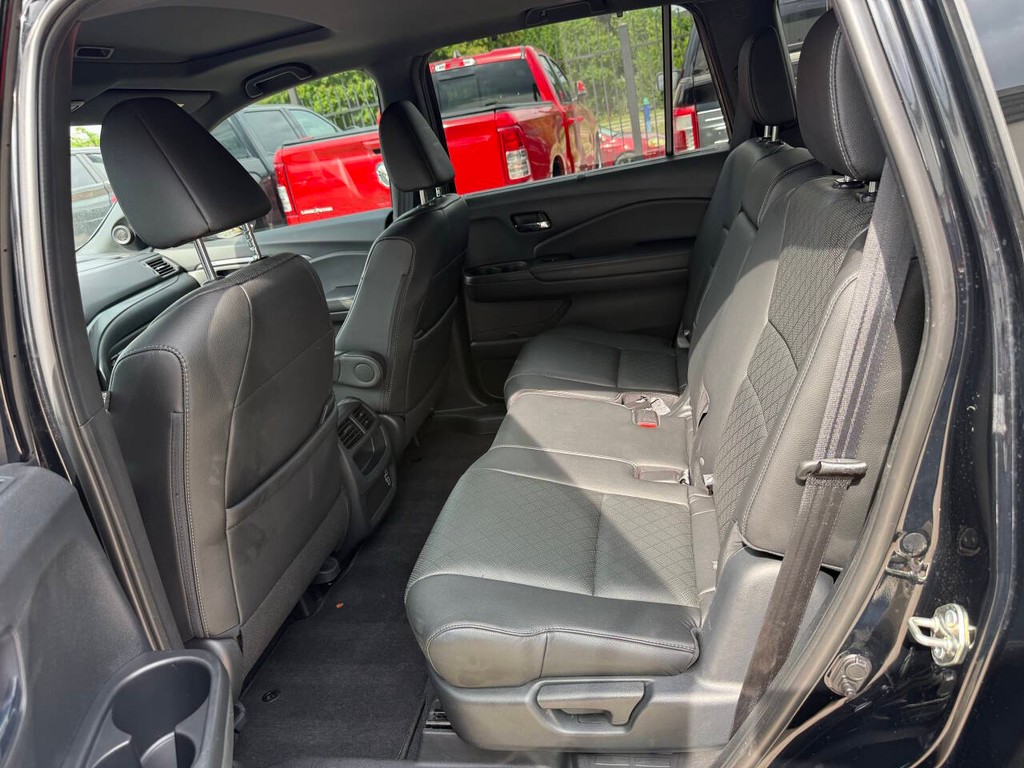 Honda Passport Vehicle Full-screen Gallery Image 13