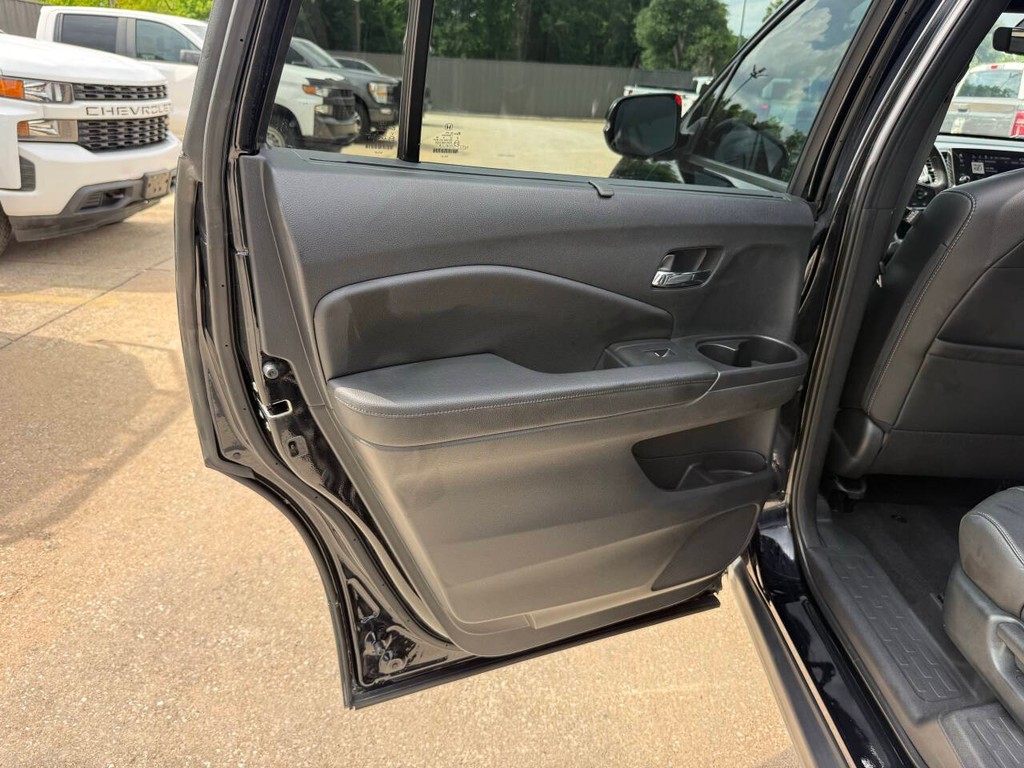 Honda Passport Vehicle Full-screen Gallery Image 14