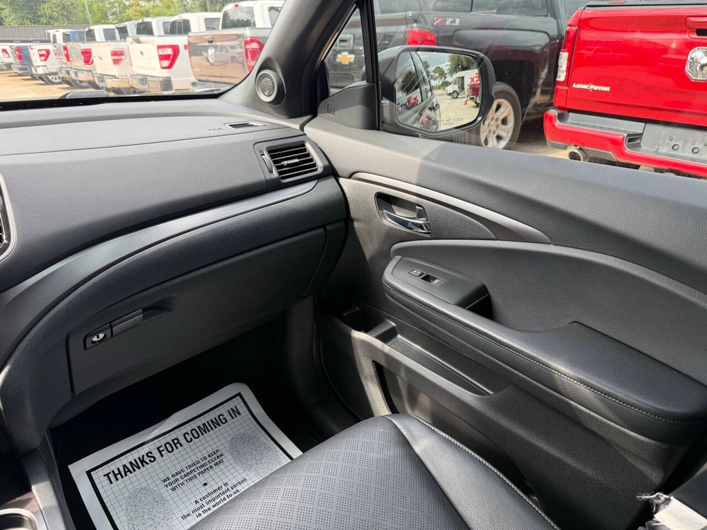 Honda Passport Vehicle Full-screen Gallery Image 21