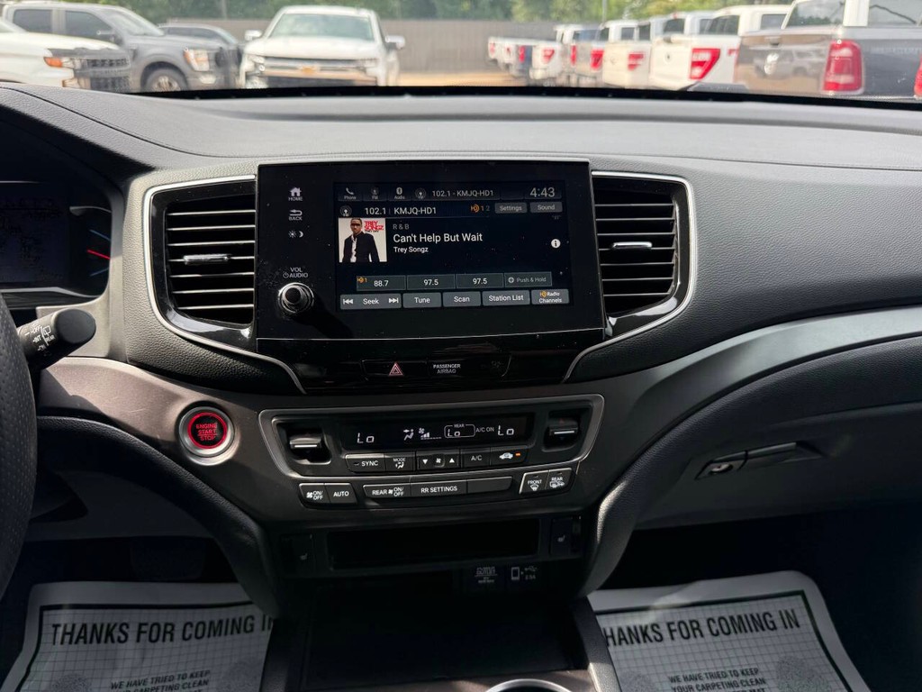 Honda Passport Vehicle Full-screen Gallery Image 24