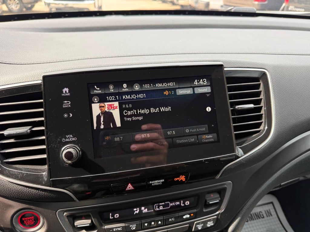 Honda Passport Vehicle Full-screen Gallery Image 25