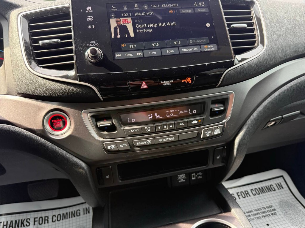 Honda Passport Vehicle Full-screen Gallery Image 27