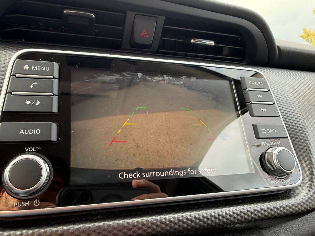 Nissan Kicks Vehicle Full-screen Gallery Image 26