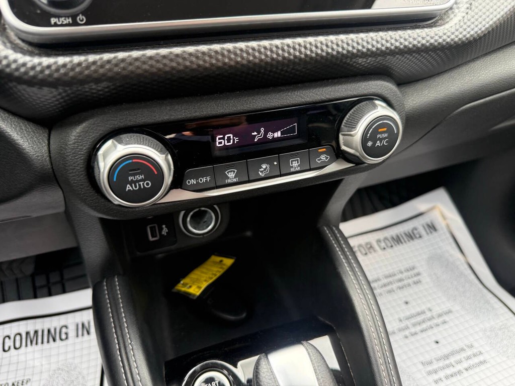 Nissan Kicks Vehicle Full-screen Gallery Image 27