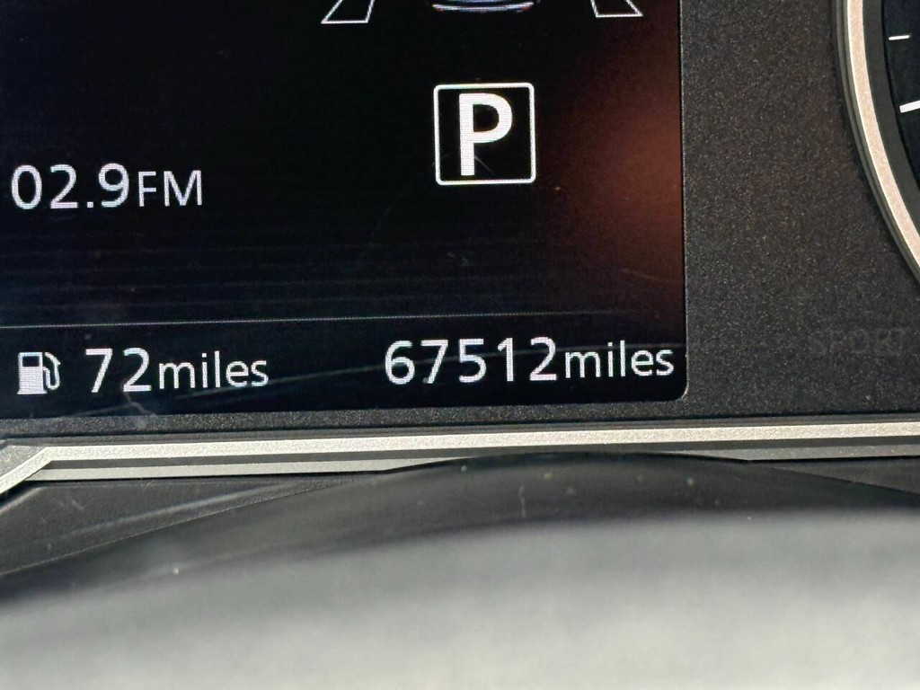 Nissan Kicks Vehicle Full-screen Gallery Image 31
