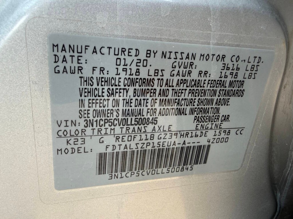 Nissan Kicks Vehicle Full-screen Gallery Image 32