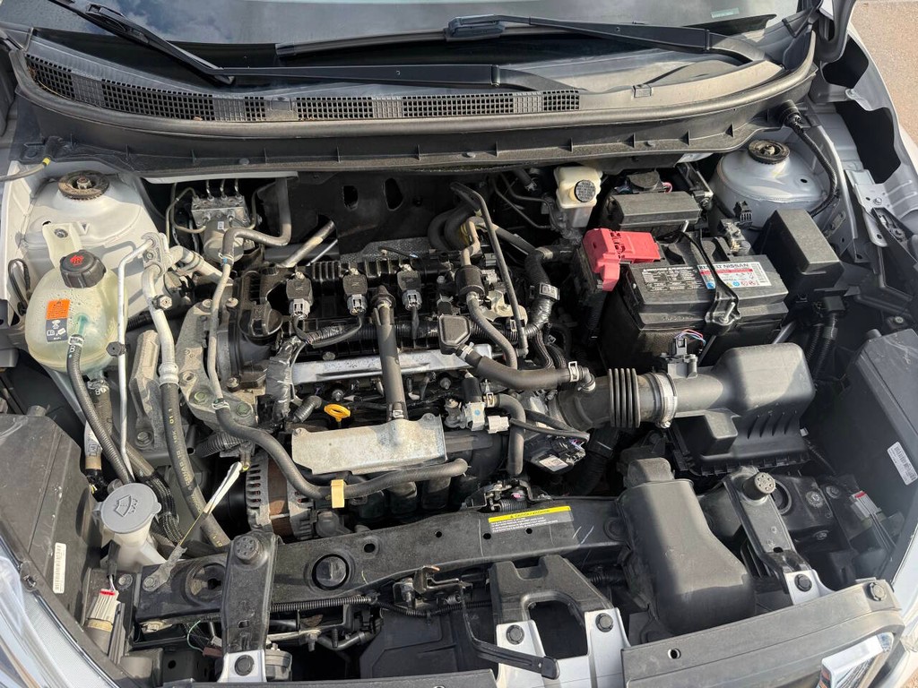 Nissan Kicks Vehicle Full-screen Gallery Image 33
