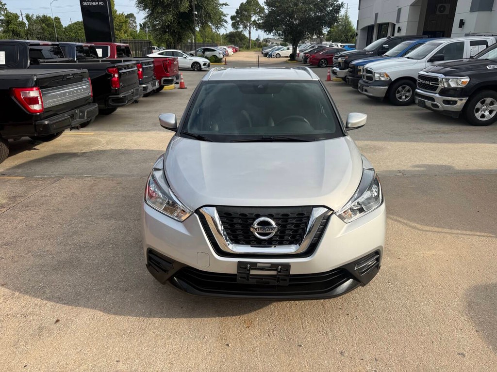 Nissan Kicks Vehicle Full-screen Gallery Image 37