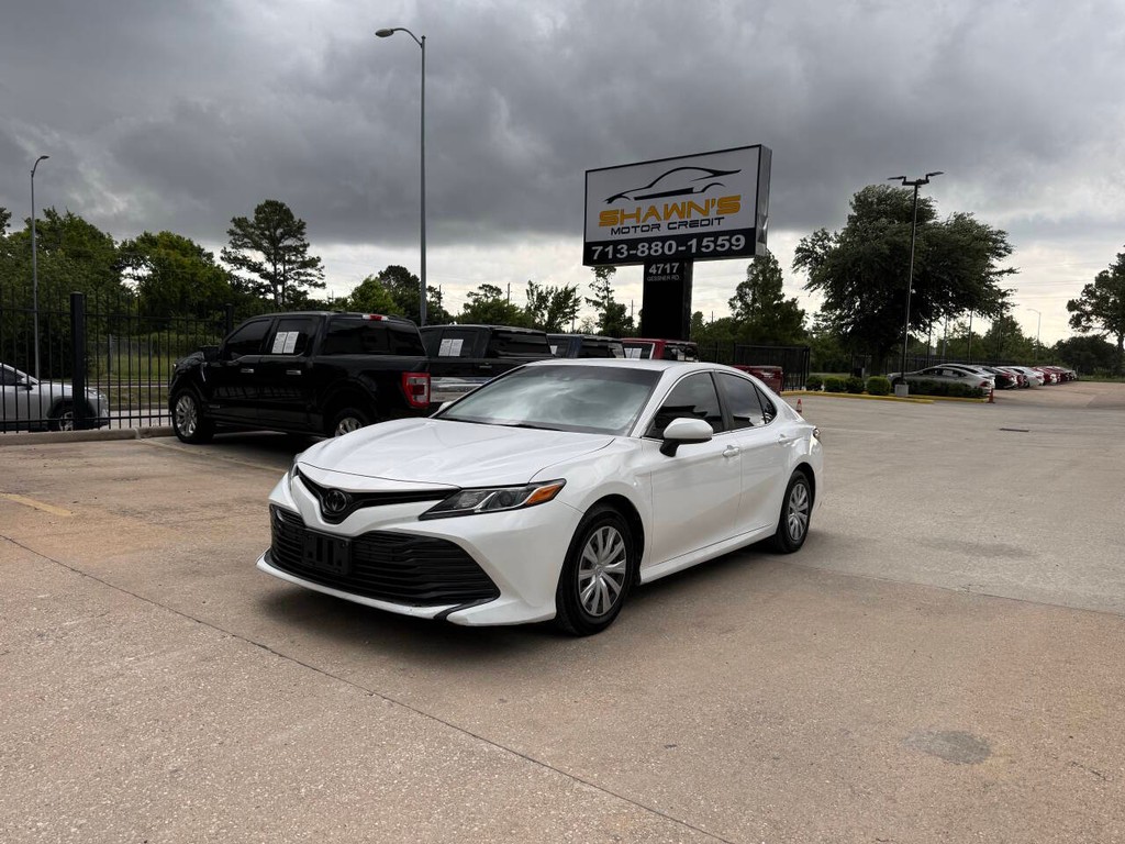 Toyota Camry Vehicle Full-screen Gallery Image 03