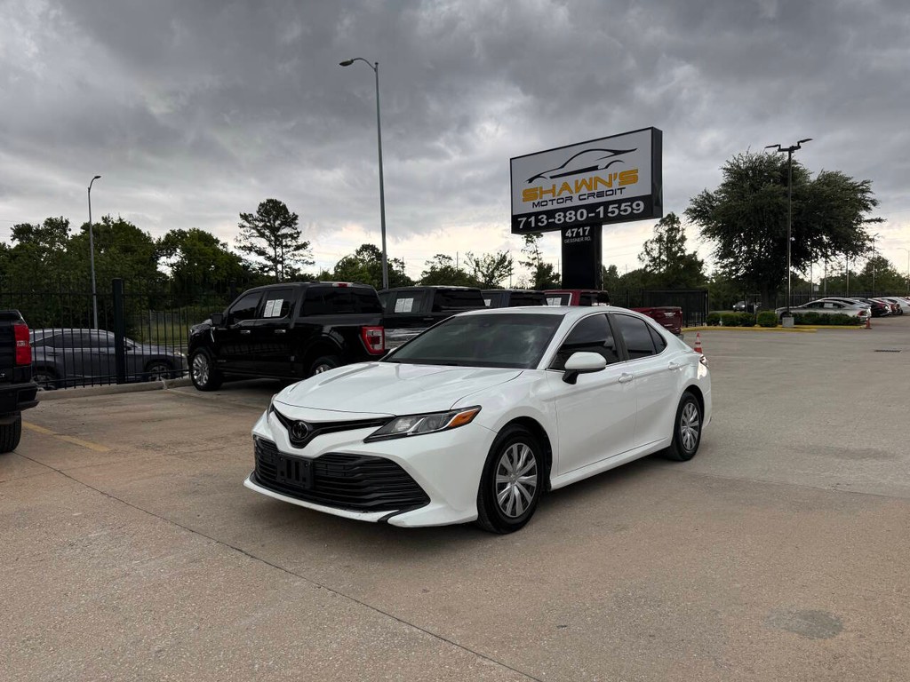 Toyota Camry Vehicle Full-screen Gallery Image 42