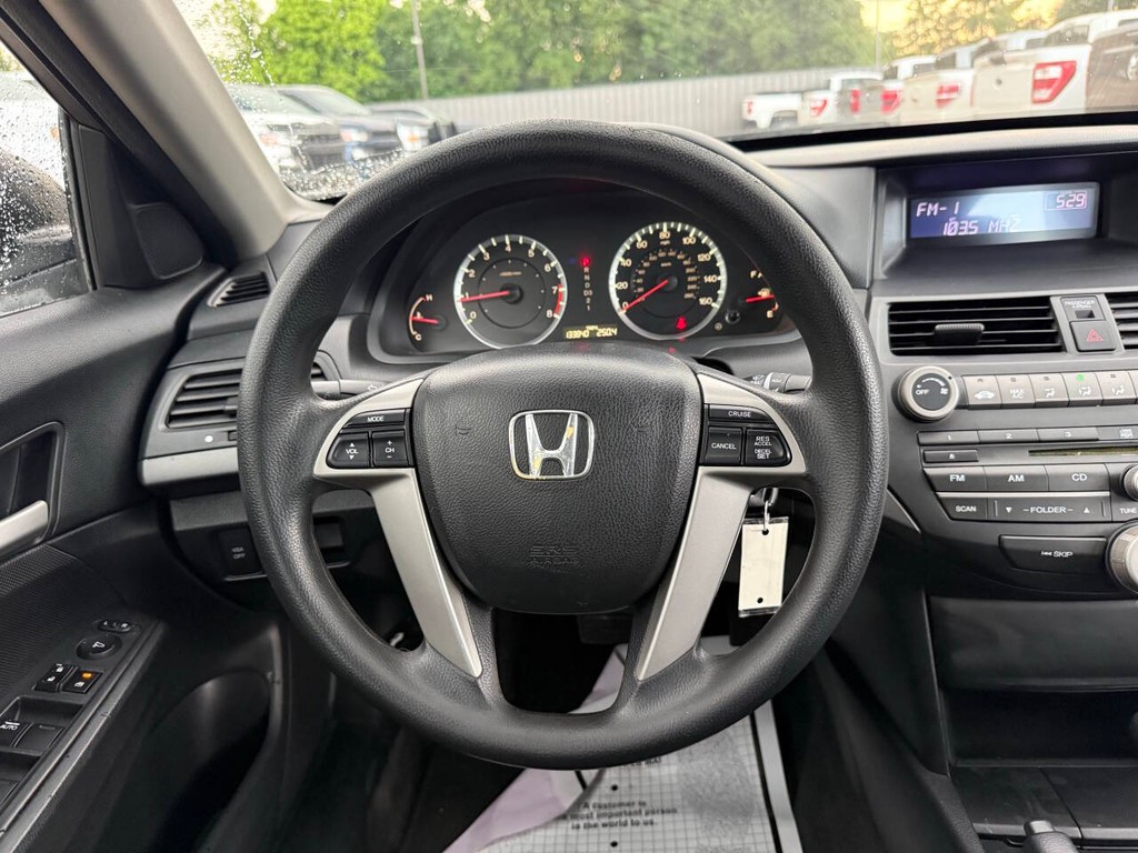 Honda Accord Sedan Vehicle Full-screen Gallery Image 22