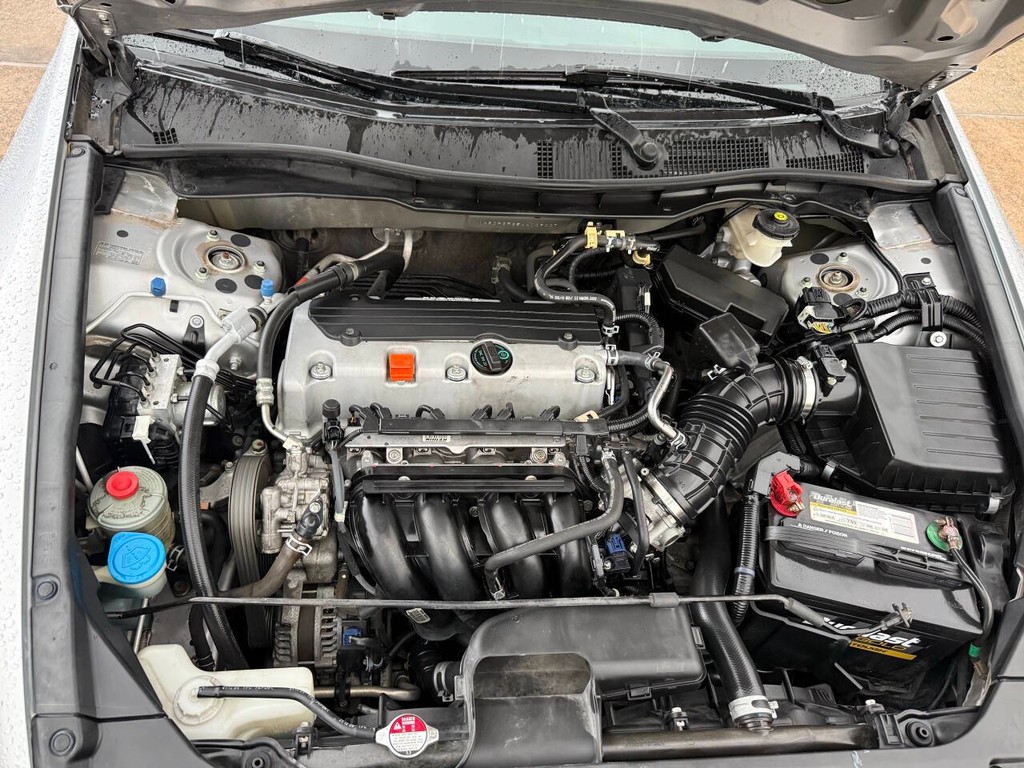 Honda Accord Sedan Vehicle Full-screen Gallery Image 33