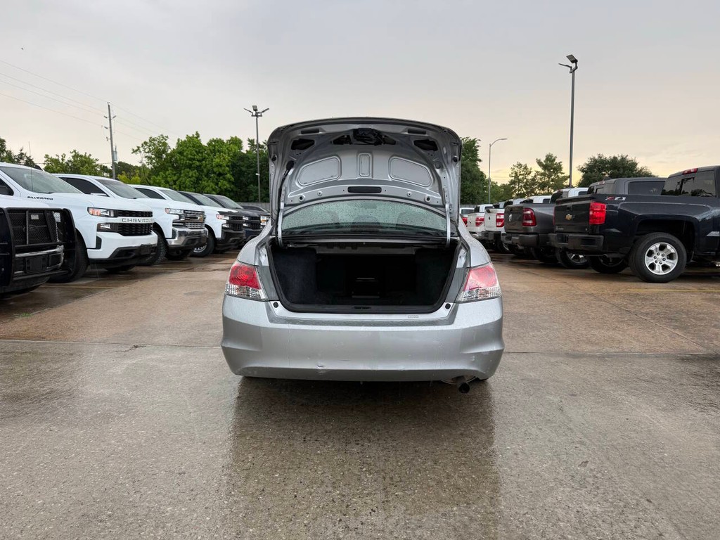 Honda Accord Sedan Vehicle Full-screen Gallery Image 35