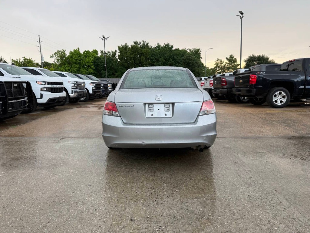 Honda Accord Sedan Vehicle Full-screen Gallery Image 36