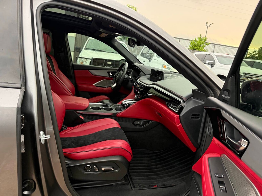 Acura MDX Vehicle Full-screen Gallery Image 10