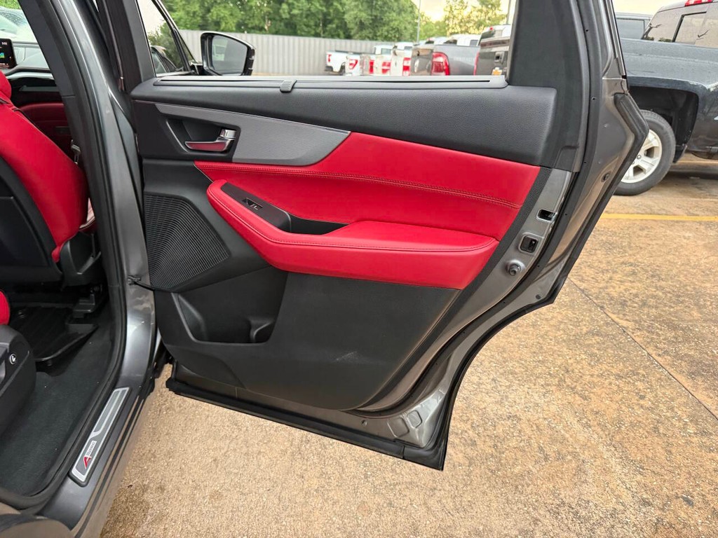 Acura MDX Vehicle Full-screen Gallery Image 18