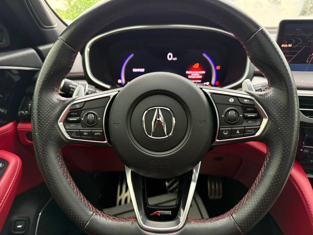 Acura MDX Vehicle Full-screen Gallery Image 25