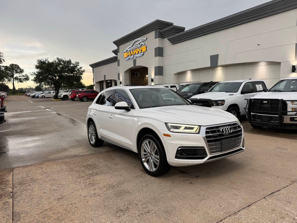 Audi Q5 Vehicle Full-screen Gallery Image 02